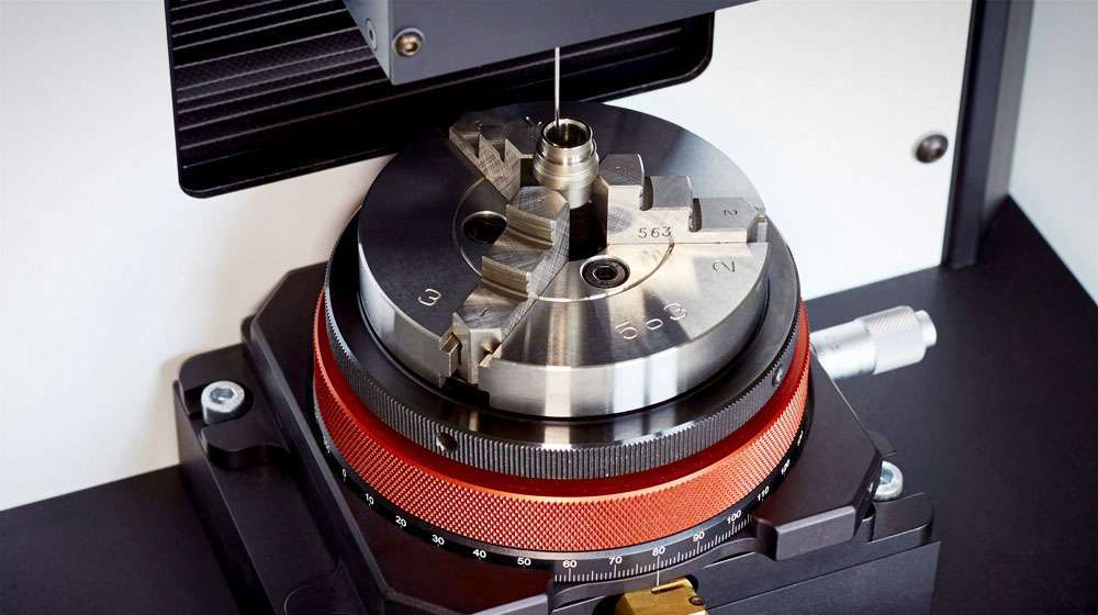 Measuring roughness with automatable precision roughness measuring station