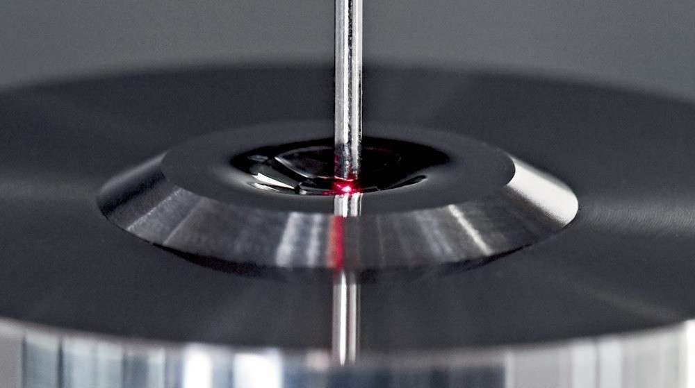 Surface characterization on precision-manufactured molding tool for optics production
